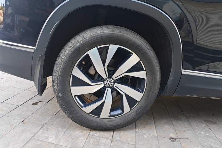Used Volkswagen Tayron 2019 330TSI Two-Wheel Drive Luxury Model China VI Standard Right Rear Wheel Hub