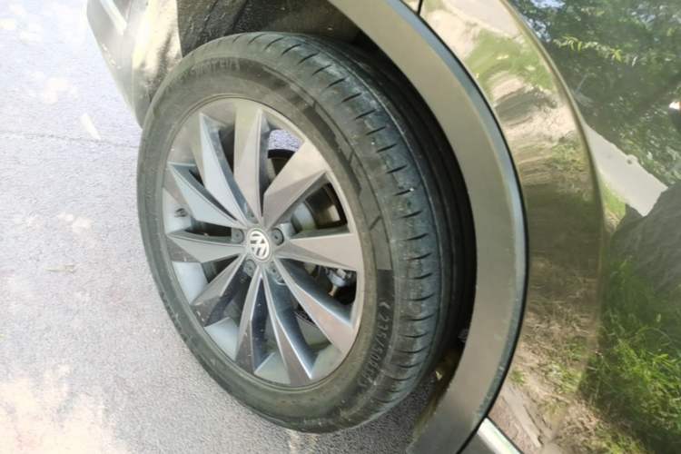 Used Volkswagen Tayron 2019 330TSI Two-Wheel Drive Luxury Model China VI Standard Right Rear Wheel Hub