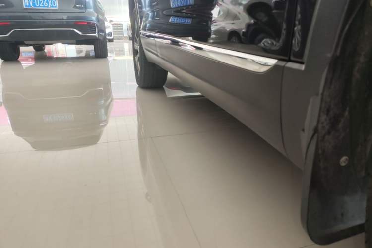Used Volkswagen Tayron 2019 Teramont Edition 280TSI Two-Wheel Drive Luxury Model China VI Standard Right Side Sill