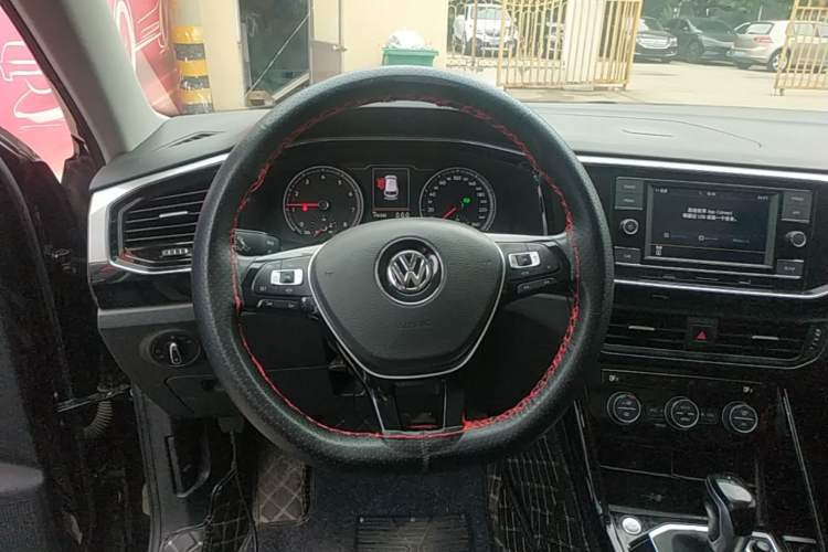 Used Volkswagen Tayron 2019 330TSI Two-Wheel Drive Luxury Model China VI Standard Steering Wheel
