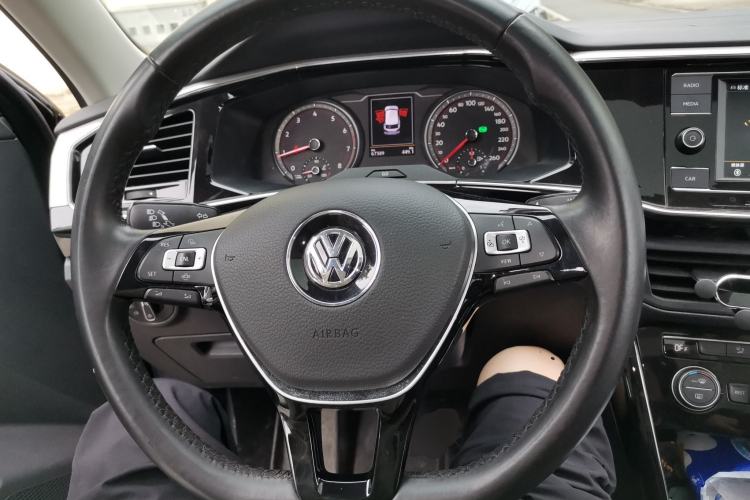 Used Volkswagen Tayron 2019 330TSI Two-Wheel Drive Luxury Model China VI Standard Steering Wheel
