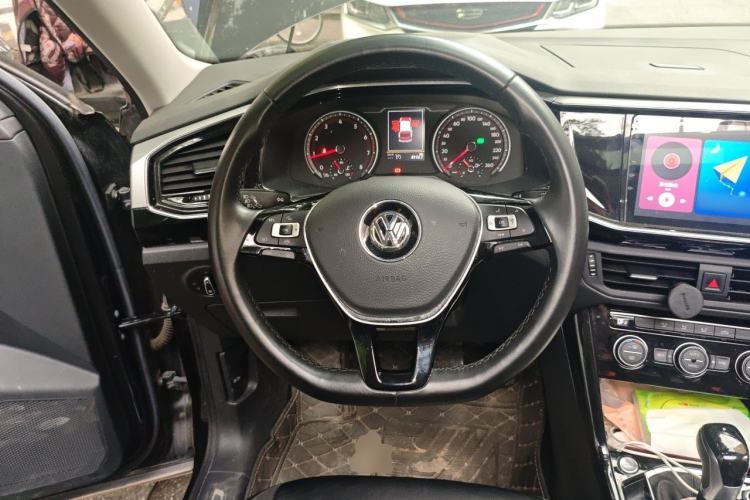 Used Volkswagen Tayron 2019 330TSI Two-Wheel Drive Luxury Model China VI Standard Steering Wheel