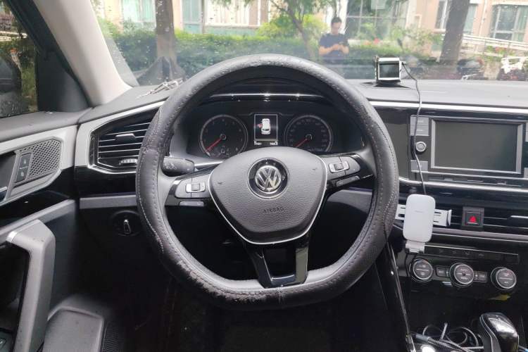 Used Volkswagen Tayron 2019 330TSI Two-Wheel Drive Luxury Model China VI Standard Steering Wheel