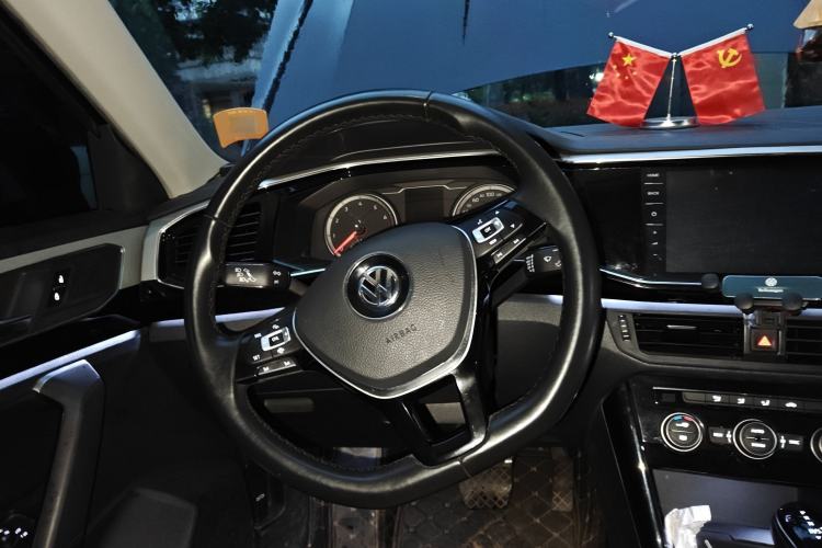 Used Volkswagen Tayron 2019 330TSI Two-Wheel Drive Luxury Model China VI Standard Steering Wheel