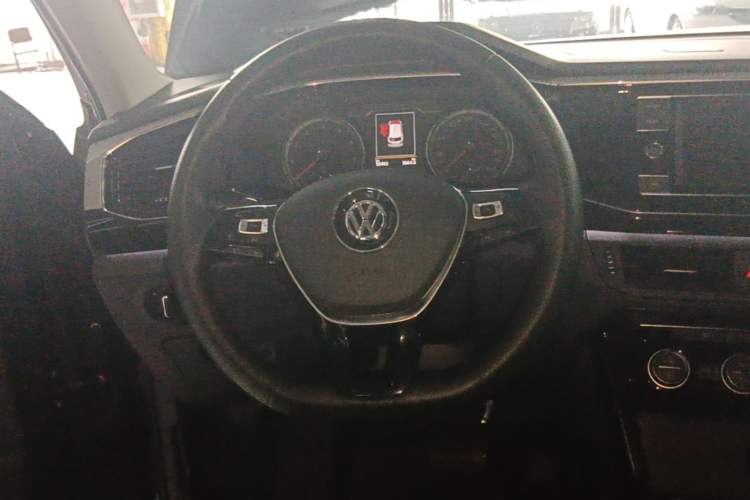 Used Volkswagen Tayron 2019 330TSI Two-Wheel-Drive Luxury Version China V Emission Standard Steering Wheel