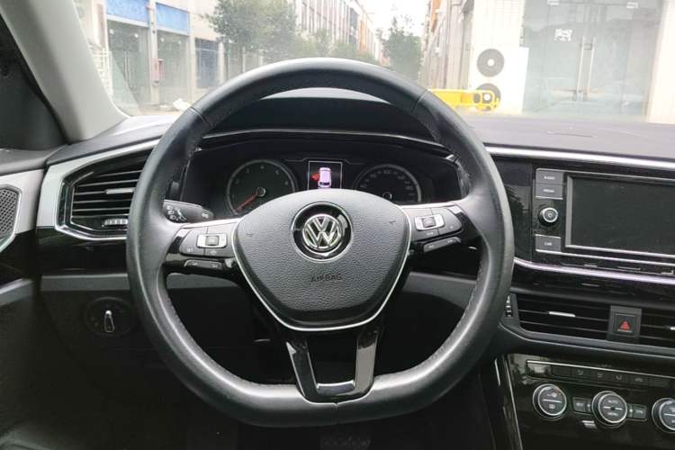 Used Volkswagen Tayron 2019 330TSI Two-Wheel Drive Luxury Model China VI Standard Steering Wheel