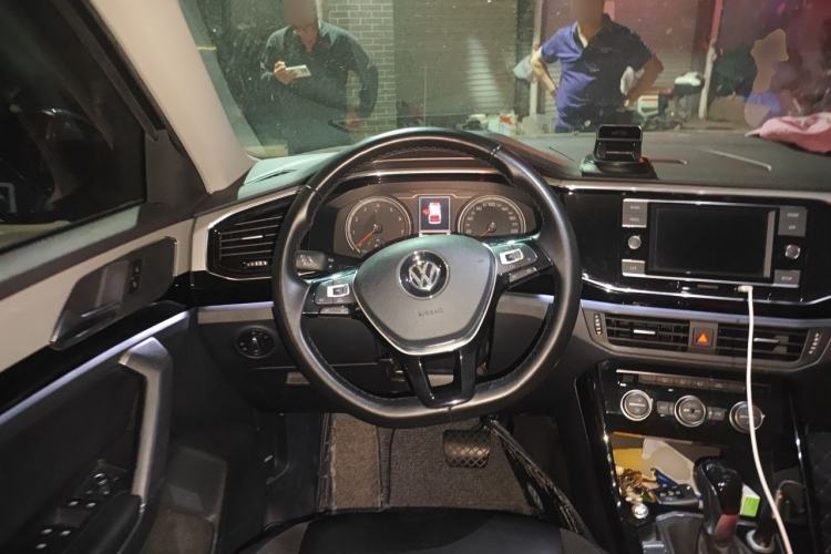 Used Volkswagen Tayron 2019 330TSI Two-Wheel Drive Luxury Model China VI Standard Steering Wheel