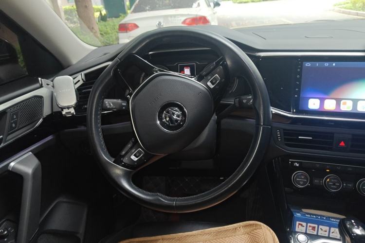 Used Volkswagen Tayron 2019 330TSI Two-Wheel Drive Luxury Model China VI Standard Steering Wheel