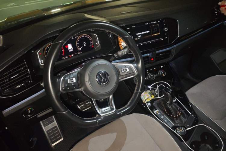 Used Volkswagen Tayron 2019 380TSI Four-Wheel Drive R-Line China VI-standard Steering Wheel