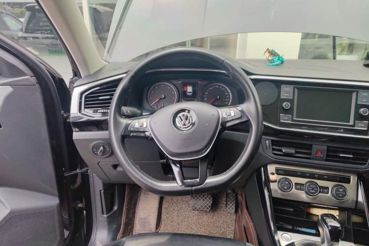 Used Volkswagen Tayron 2019 330TSI Two-Wheel-Drive Luxury Version China V Emission Standard Steering Wheel