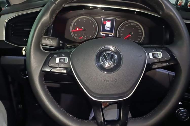 Used Volkswagen Tayron 2019 330TSI Two-Wheel Drive Luxury Model China VI Standard Steering Wheel