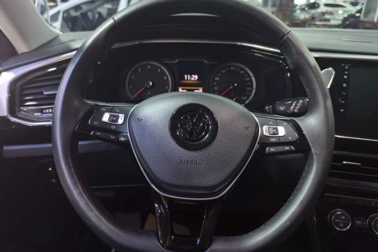 Used Volkswagen Tayron 2019 330TSI Two-Wheel Drive Luxury Model China VI Standard Steering Wheel