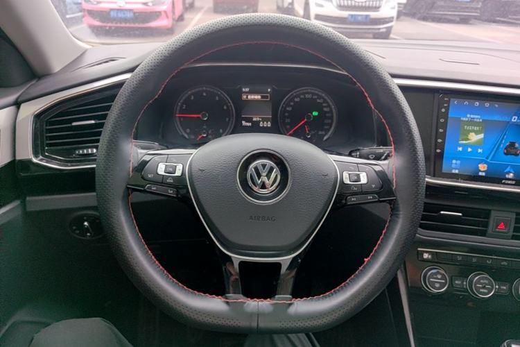 Used Volkswagen Tayron 2019 330TSI Two-Wheel Drive Luxury Model China VI Standard Steering Wheel