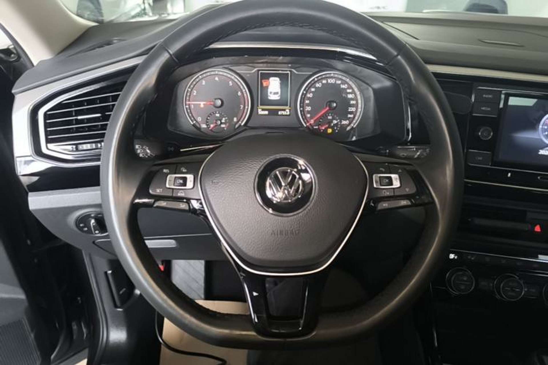 Used Volkswagen Tayron 2019 330TSI Two-Wheel Drive Luxury Model China VI Standard Steering Wheel