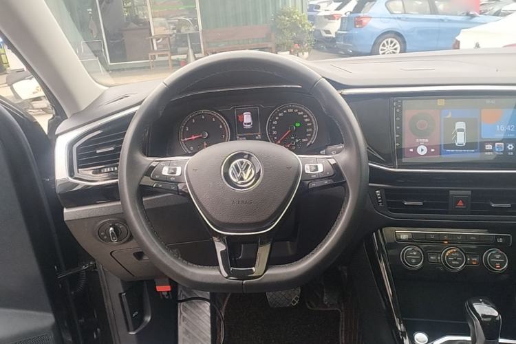 Used Volkswagen Tayron 2019 330TSI Two-Wheel Drive Luxury Model China VI Standard Steering Wheel
