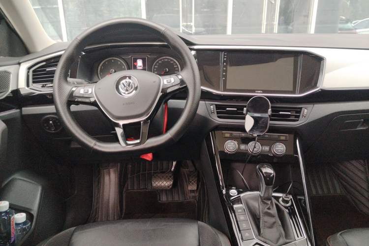 Used Volkswagen Tayron 2019 330TSI Two-Wheel-Drive Luxury Version China V Emission Standard Steering Wheel