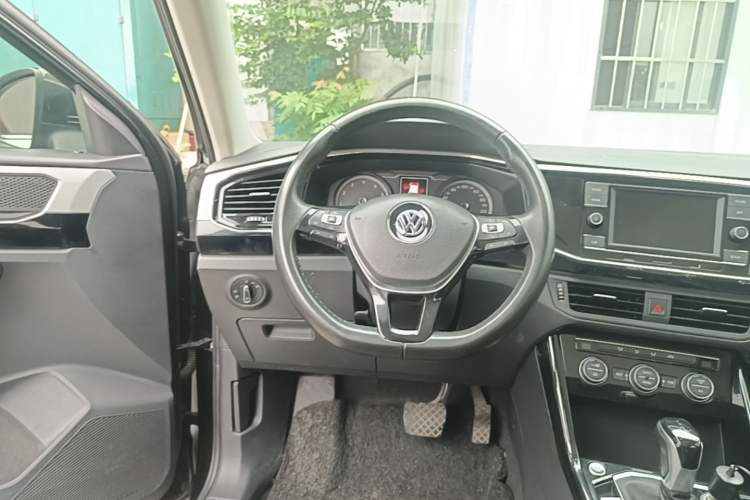 Used Volkswagen Tayron 2019 330TSI Two-Wheel-Drive Luxury Version China V Emission Standard Steering Wheel