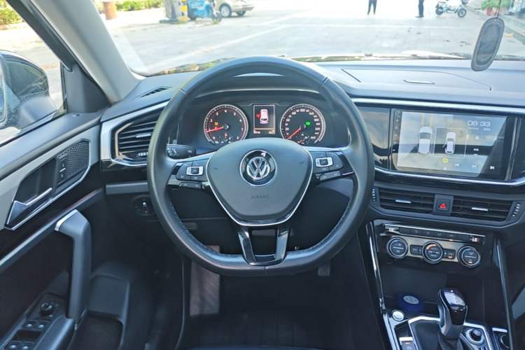 Used Volkswagen Tayron 2019 330TSI Two-Wheel Drive Luxury Model China VI Standard Steering Wheel