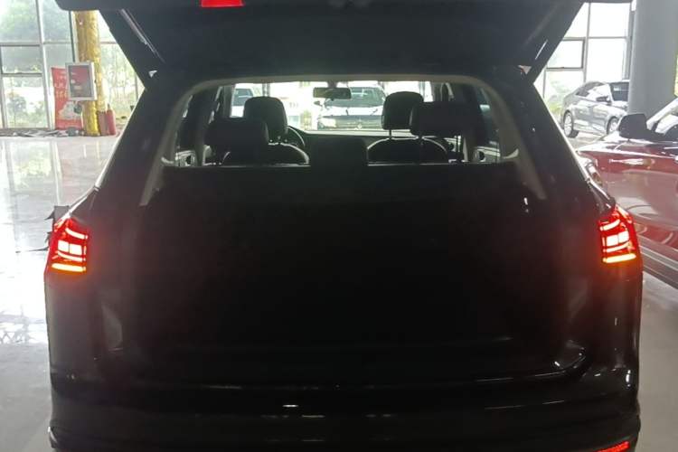 Used Volkswagen Tayron 2019 330TSI Two-Wheel-Drive Luxury Version China V Emission Standard Trunk