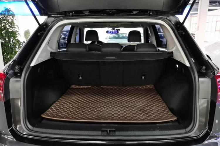 Used Volkswagen Tayron 2019 330TSI Two-Wheel Drive Luxury Model China VI Standard Trunk