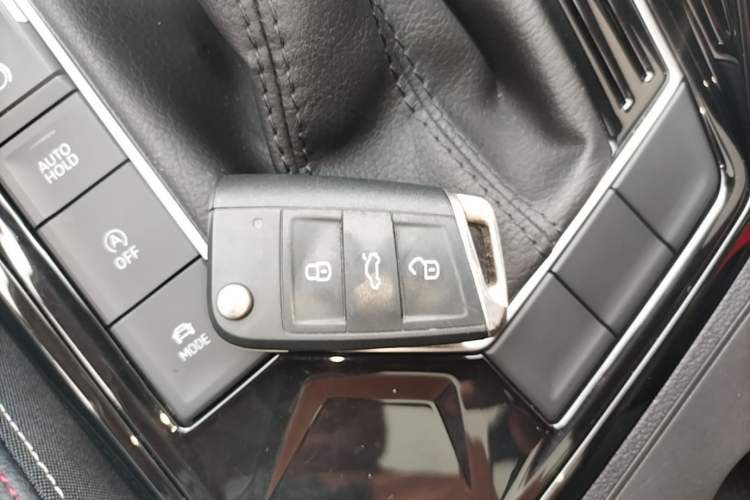 Used Volkswagen Tayron 2019 330TSI Two-Wheel-Drive Luxury Plus China VI Standard Vehicle Key