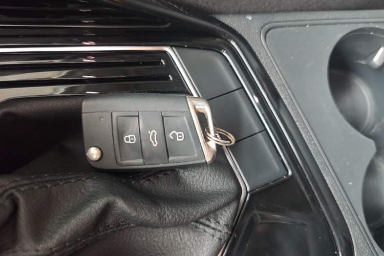 Used Volkswagen Tayron 2019 330TSI Two-Wheel Drive Luxury Model China VI Standard Vehicle Key