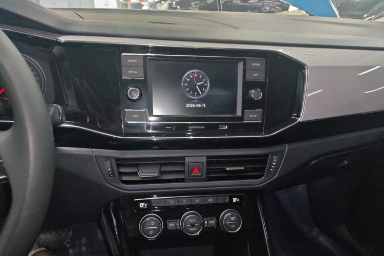 Used Volkswagen Tayron 2019 330TSI Two-Wheel-Drive Luxury Version China V Emission Standard Audio And AC Panel