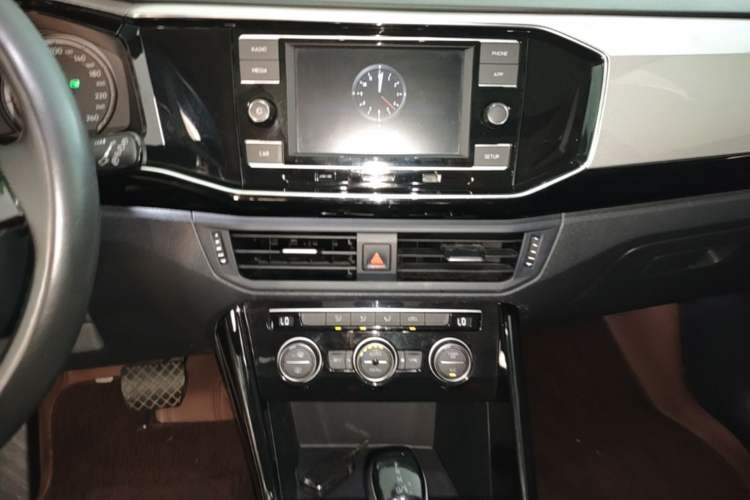 Used Volkswagen Tayron 2019 330TSI Two-Wheel Drive Luxury Model China VI Standard Audio And AC Panel