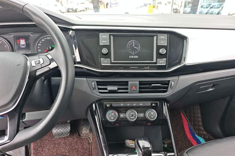 Used Volkswagen Tayron 2019 330TSI Two-Wheel Drive Luxury Model China VI Standard Audio And AC Panel