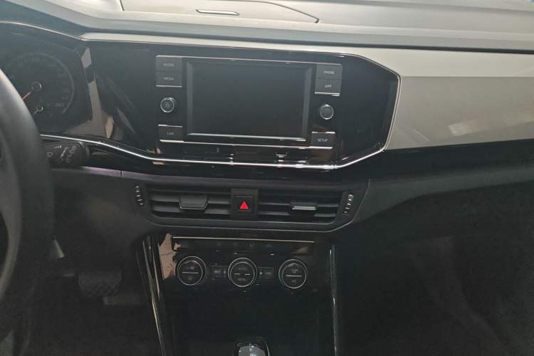 Used Volkswagen Tayron 2019 330TSI Two-Wheel Drive Luxury Model China VI Standard Audio And AC Panel