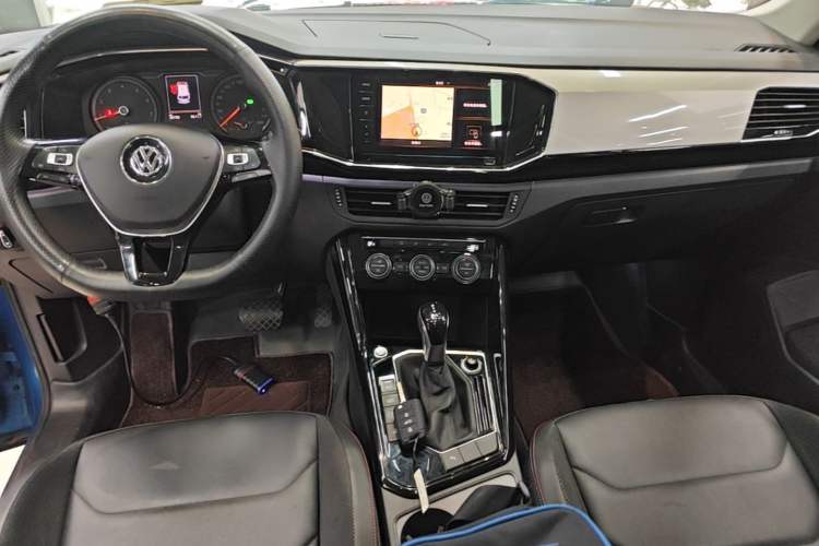 Used Volkswagen Tayron 2019 330TSI Two-Wheel-Drive Luxury Version China V Emission Standard Audio And AC Panel