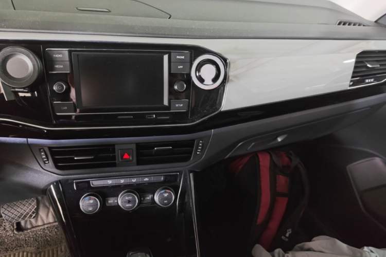 Used Volkswagen Tayron 2019 330TSI Two-Wheel-Drive Luxury Version China V Emission Standard Audio And AC Panel