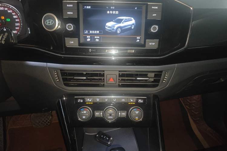 Used Volkswagen Tayron 2019 330TSI Four-Wheel Drive Luxury Version China V Standard Audio And AC Panel