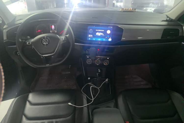 Used Volkswagen Tayron 2019 330TSI Two-Wheel-Drive Luxury Version China V Emission Standard Center Console