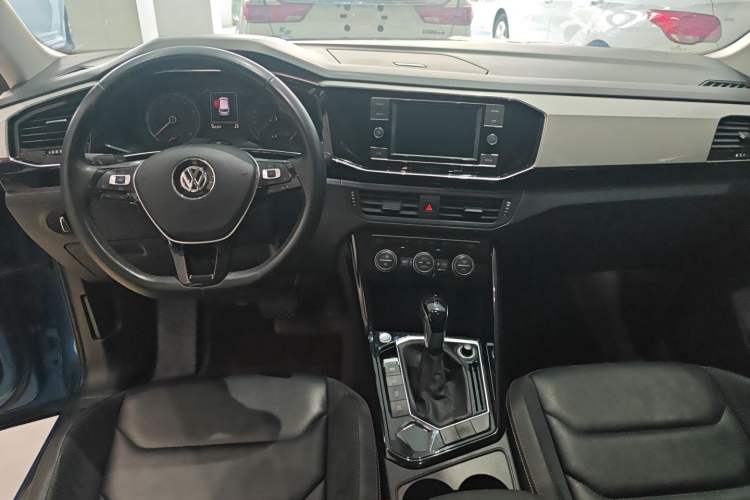 Used Volkswagen Tayron 2019 330TSI Two-Wheel Drive Luxury Model China VI Standard Center Console