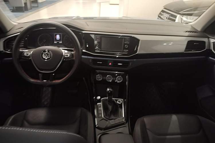 Used Volkswagen Tayron 2019 330TSI Two-Wheel Drive Luxury Model China VI Standard Center Console