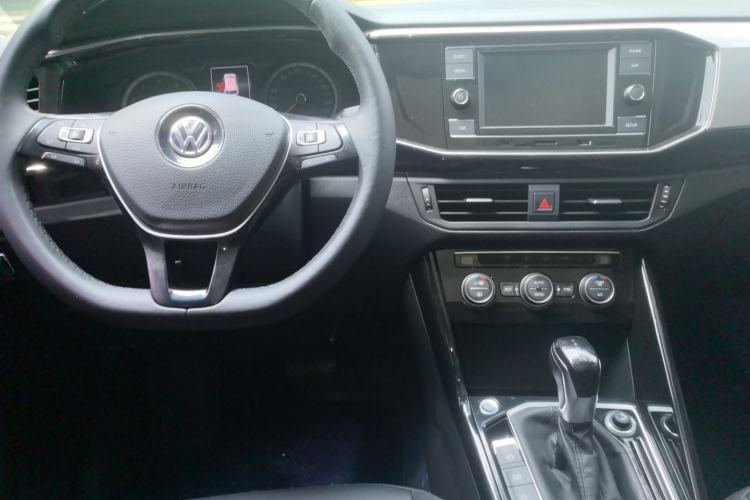 Used Volkswagen Tayron 2019 330TSI Two-Wheel-Drive Luxury Version China V Emission Standard Center Console