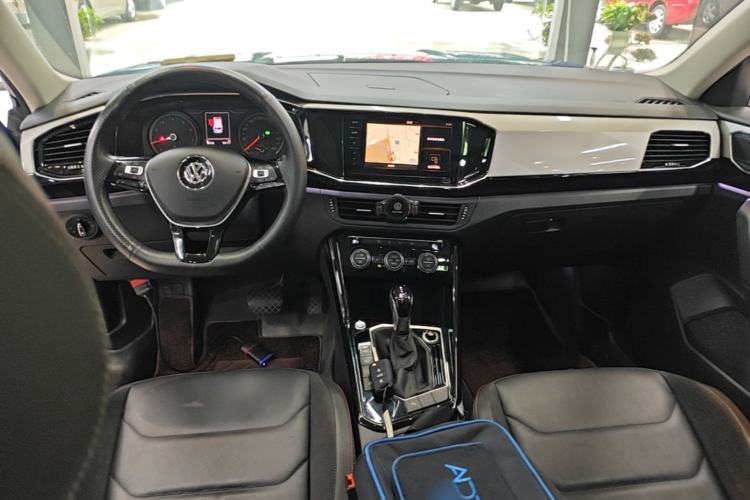 Used Volkswagen Tayron 2019 330TSI Two-Wheel-Drive Luxury Version China V Emission Standard Center Console