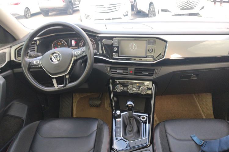 Used Volkswagen Tayron 2019 330TSI Two-Wheel Drive Luxury Model China VI Standard Center Console