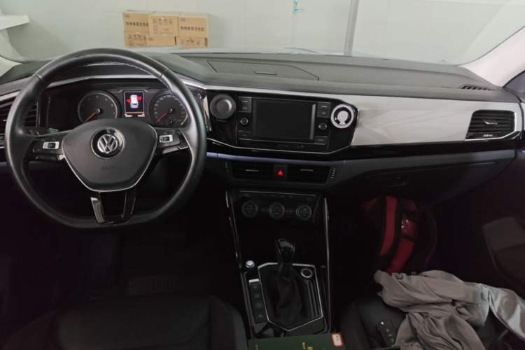 Used Volkswagen Tayron 2019 330TSI Two-Wheel-Drive Luxury Version China V Emission Standard Center Console