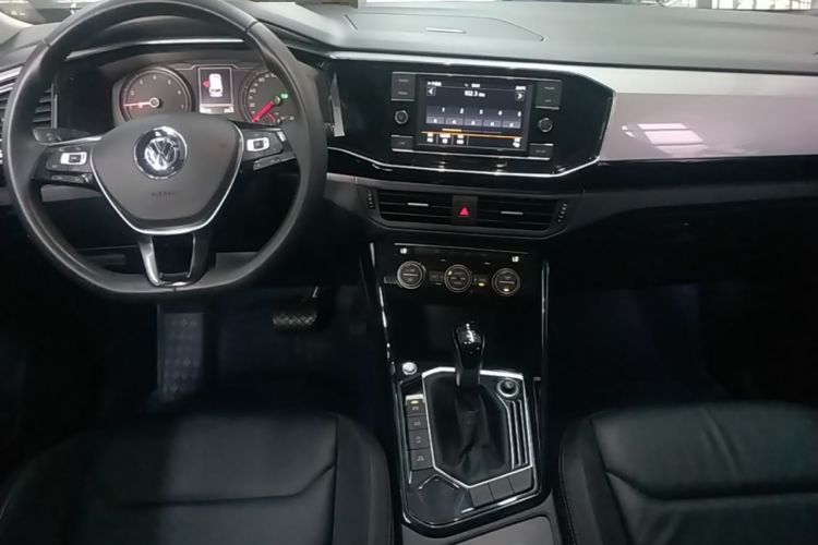 Used Volkswagen Tayron 2019 330TSI Two-Wheel-Drive Luxury Version China V Emission Standard Center Console