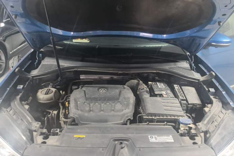 Used Volkswagen Tayron 2019 330TSI Two-Wheel-Drive Luxury Version China V Emission Standard Engine Bay