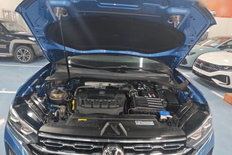 Used Volkswagen Tayron 2019 330TSI Two-Wheel-Drive Luxury Version China V Emission Standard Engine Bay