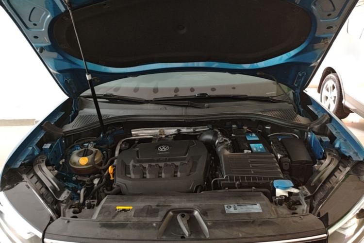 Used Volkswagen Tayron 2019 330TSI Two-Wheel Drive Luxury Model China VI Standard Engine Bay