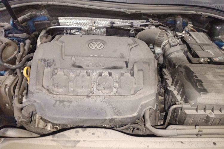 Used Volkswagen Tayron 2019 330TSI Two-Wheel Drive Luxury Model China VI Standard Engine Bay
