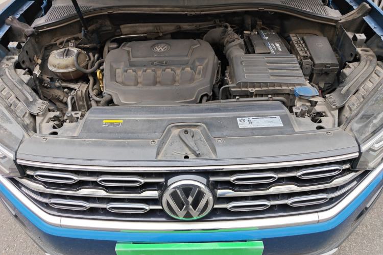 Used Volkswagen Tayron 2019 330TSI Two-Wheel-Drive Luxury Version China V Emission Standard Engine Bay