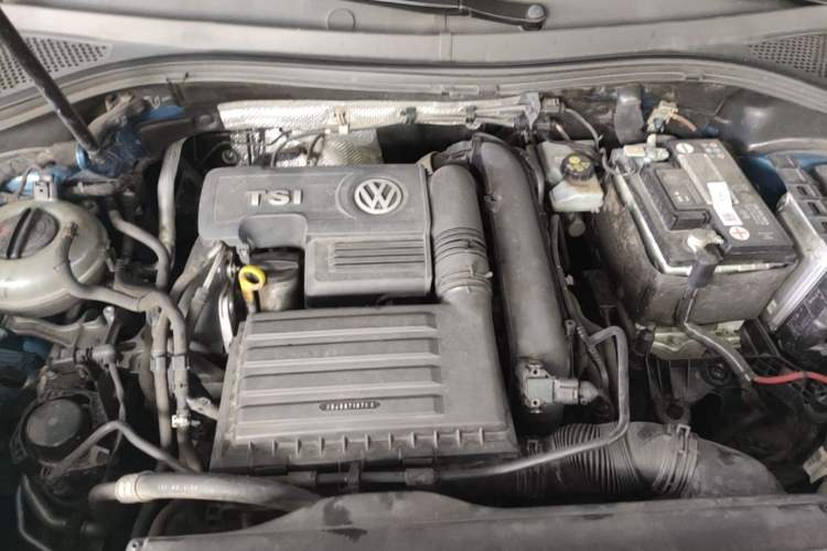 Used Volkswagen Tayron 2019 Teramont Edition 280TSI Two-Wheel Drive Luxury Model China VI Standard Engine Bay