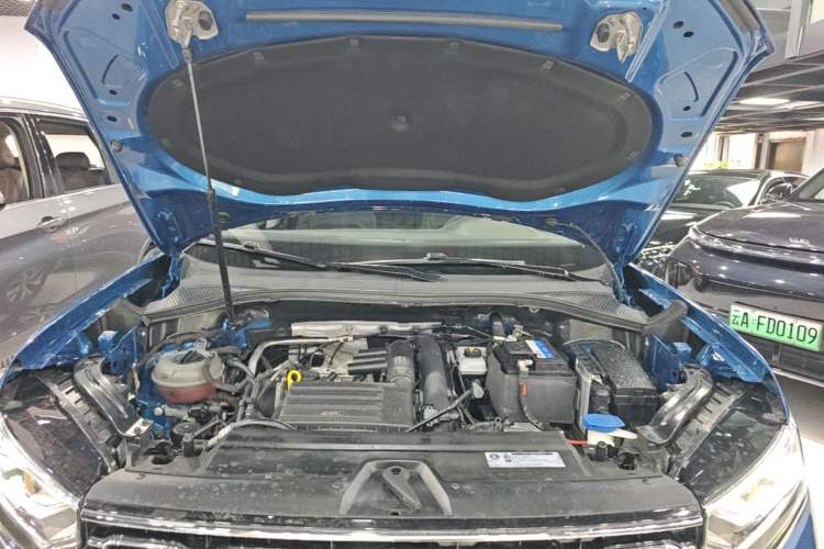 Used Volkswagen Tayron 2019 Teramont Edition 280TSI Two-Wheel Drive Luxury Model China VI Standard Engine Bay