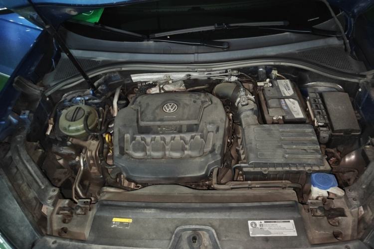 Used Volkswagen Tayron 2019 330TSI Two-Wheel Drive Luxury Model China VI Standard Engine Bay