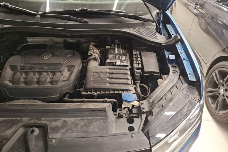Used Volkswagen Tayron 2019 330TSI Two-Wheel-Drive Luxury Version China V Emission Standard Engine Bay Left